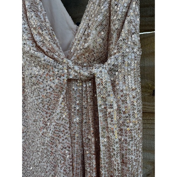 Fashion Nova Front‎ Of The Line Sequin Romper Size Small Rose Gold Color - Picture 4 of 15